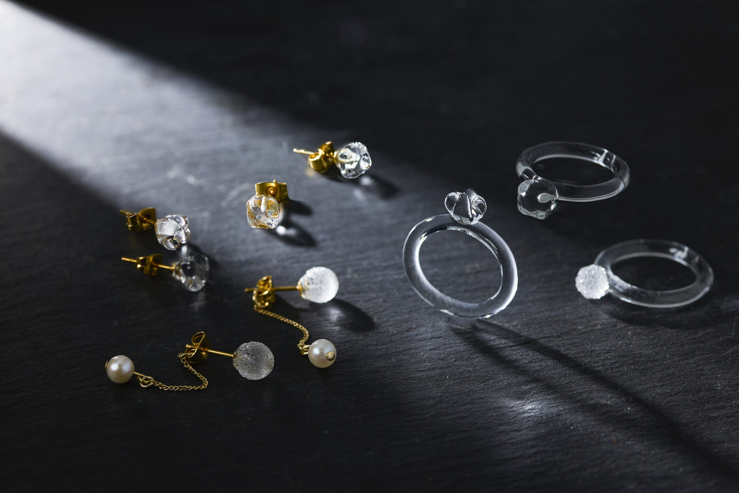 特別な日を着飾る、小さな宝石の煌めきをまとう『Bijou』シリーズが